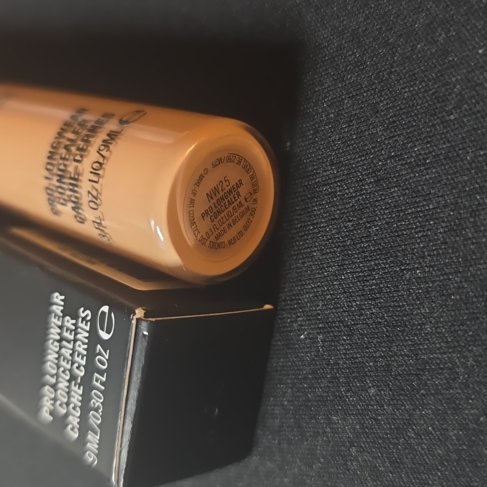 MAC Cosmetics Pro Longwear Concealer in NW 25 - Picture 3 of 7